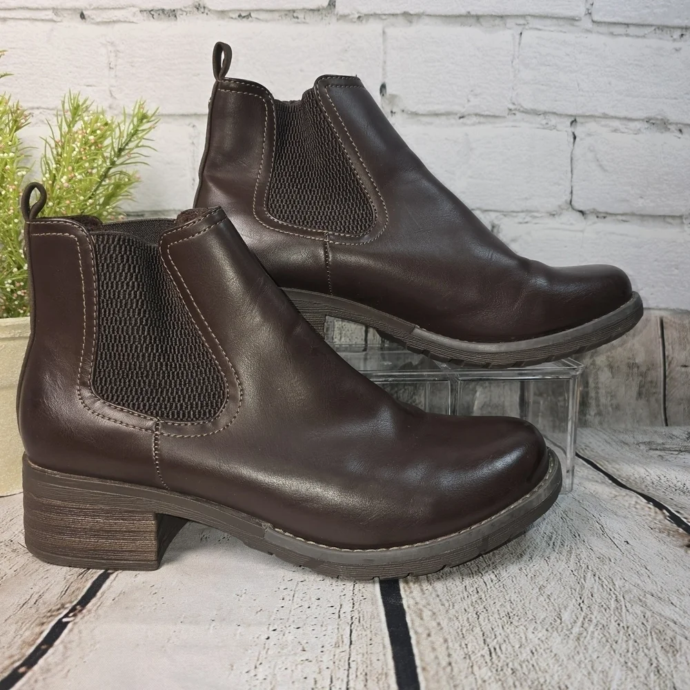 Eastland Jasmine Chelsea Dark Brown Ankle Boot slip on Womens 9 EUC